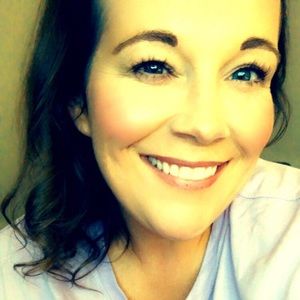 Meet your Posher, Adrienne